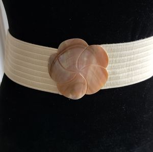 👚 Mother Of Pearl Belt Vintage  Alabaster White  Size 26 inches long